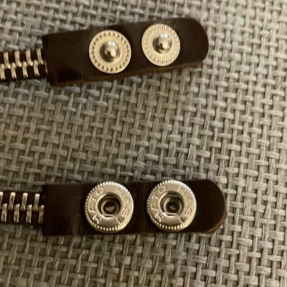 Hato Hasi Wrap Zipper Bracelet - Picture 3 of 3